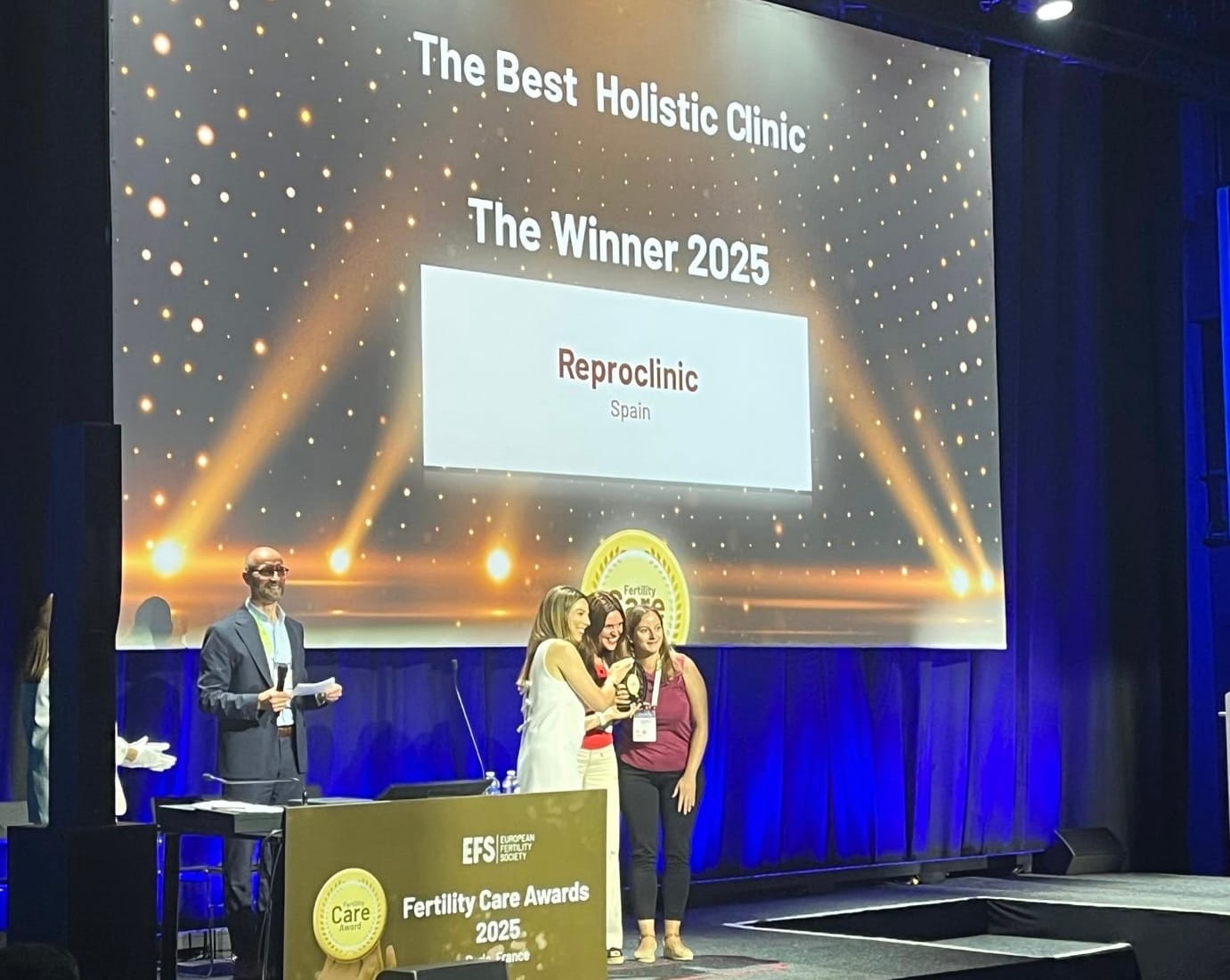 Reproclinic Wins “The Best Holistic Clinic” Award 2025!